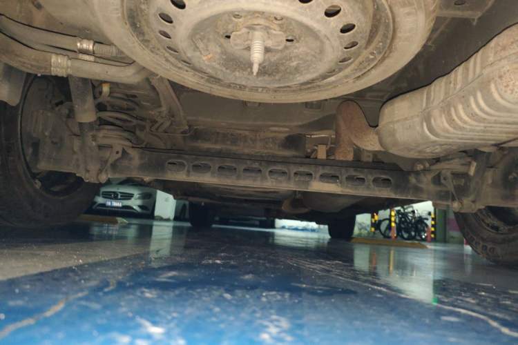Used Buick GL8 2023 Facelifted Land Cruiser Executive Luxury Version Chassis Rear