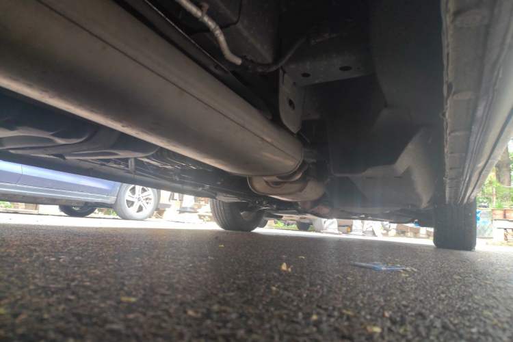 Used Buick GL8 2023 Facelifted Land Cruiser Executive Luxury Version Chassis Rear Right