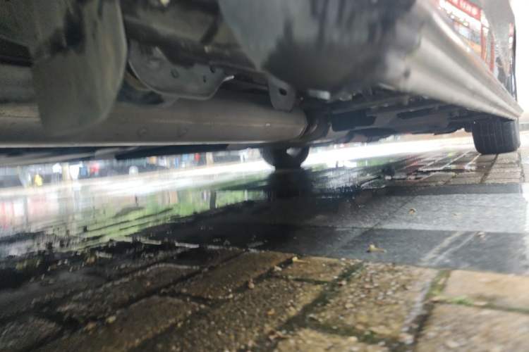 Used Buick GL8 2023 Facelifted Land Cruiser Executive Luxury Version Chassis Rear Right