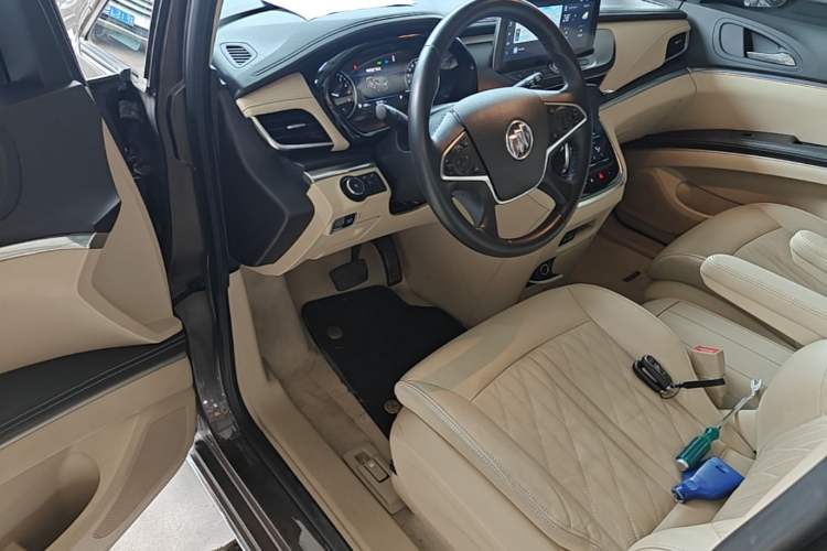 Used Buick GL8 2023 Facelifted Land Cruiser Executive Luxury Version Driver Seat