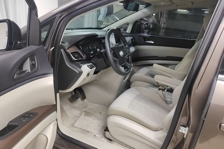 Used Buick GL8 2023 Land Executive Class Comfort Model Driver Seat