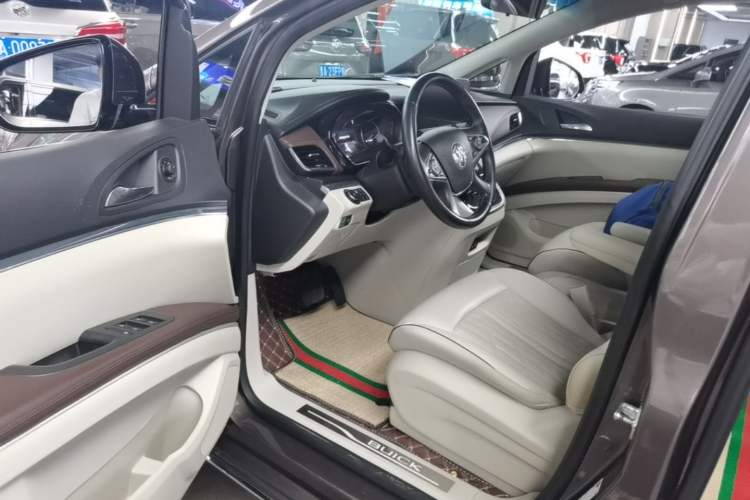 Used Buick GL8 2023 Land Executive Class Deluxe Model Driver Seat