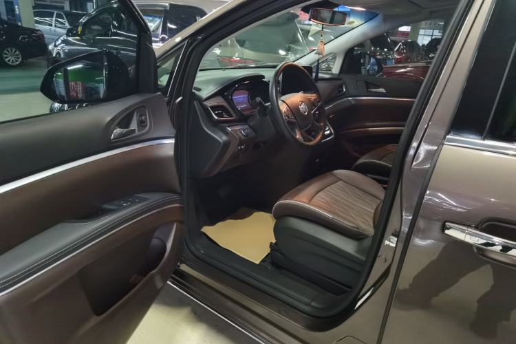 Used Buick GL8 2023 Land Executive Class 652T Luxury Model Driver Seat