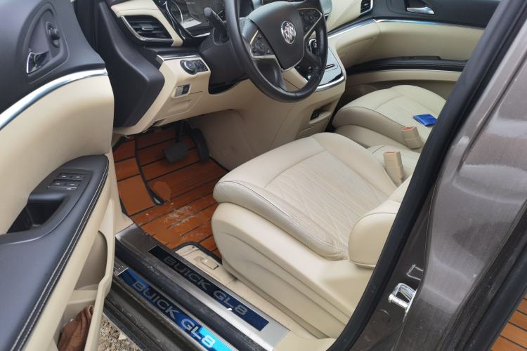 Used Buick GL8 2023 Land Executive Class 652T Luxury Model Driver Seat