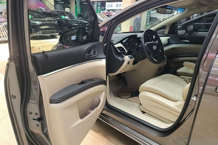 Used Buick GL8 2023 Land Executive Class 652T Luxury Model Driver Seat
