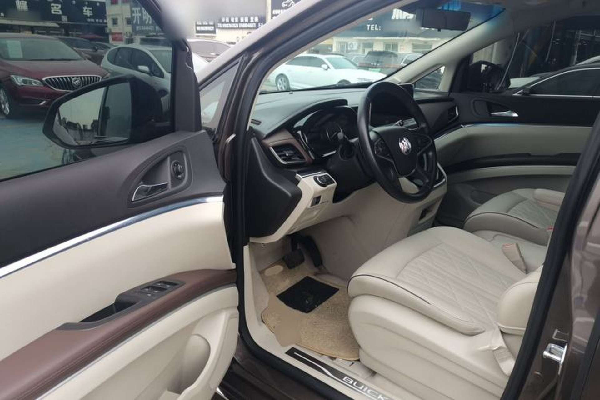 Used Buick GL8 2023 Land Executive Class Deluxe Model Driver Seat