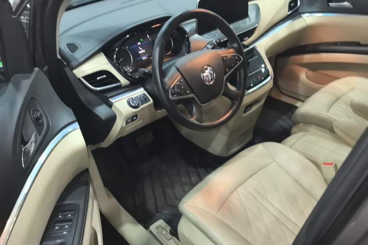Used Buick GL8 2023 Facelifted Land Cruiser Executive Luxury Version Driver Seat