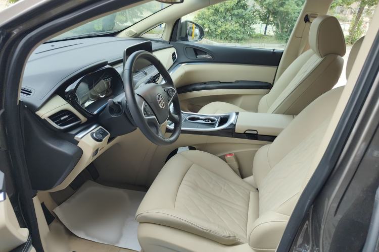 Used Buick GL8 2023 Facelifted Land Cruiser Executive Luxury Version Driver Seat