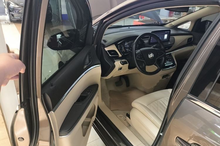 Used Buick GL8 2023 Land Executive Class 652T Luxury Model Driver Seat