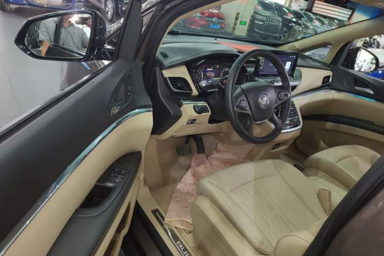 Used Buick GL8 2023 Land Executive Class Deluxe Model Driver Seat