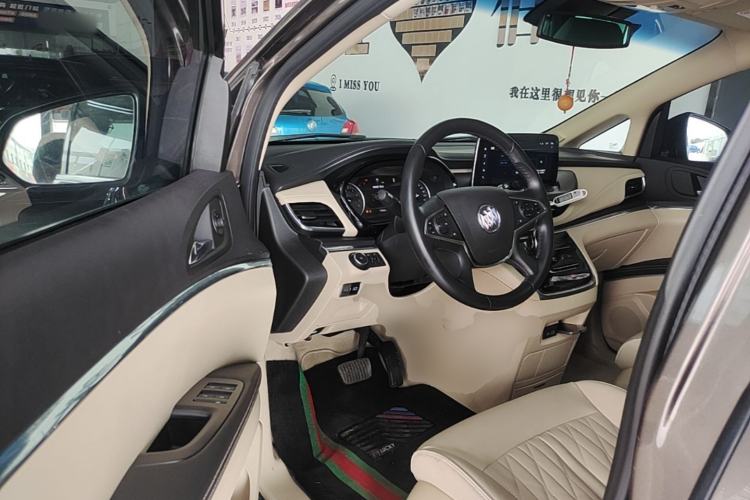 Used Buick GL8 2023 Facelifted Land Cruiser Executive Luxury Version Driver Seat