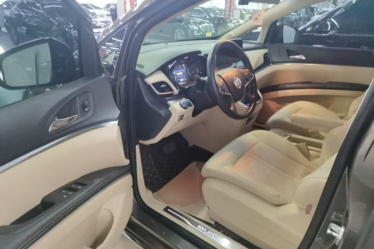 Used Buick GL8 2023 Land Executive Class Deluxe Model Driver Seat