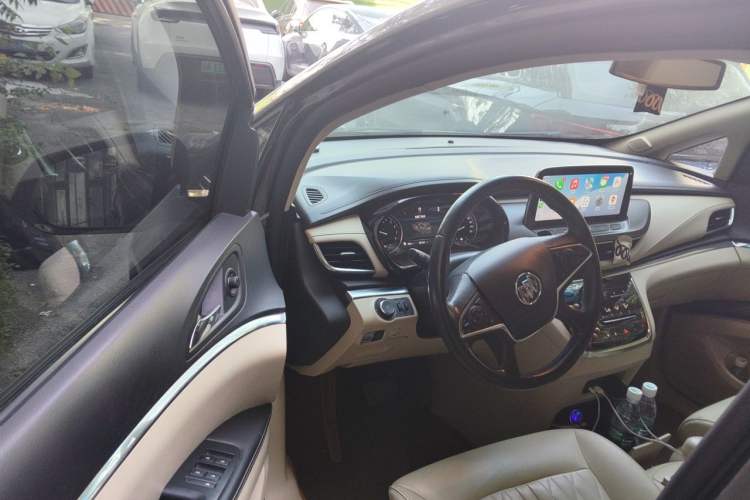 Used Buick GL8 2023 Land Executive Class 652T Luxury Model Driver Seat