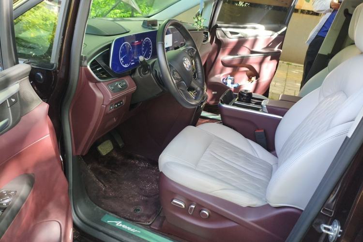 Used Buick GL8 2023 Avenir Aivia Six-Seat Deluxe Edition Driver Seat