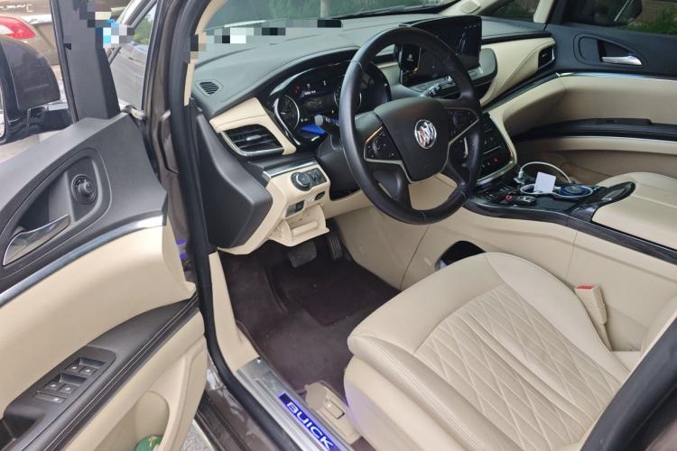 Used Buick GL8 2023 Facelifted Land Cruiser Executive Luxury Version Driver Seat