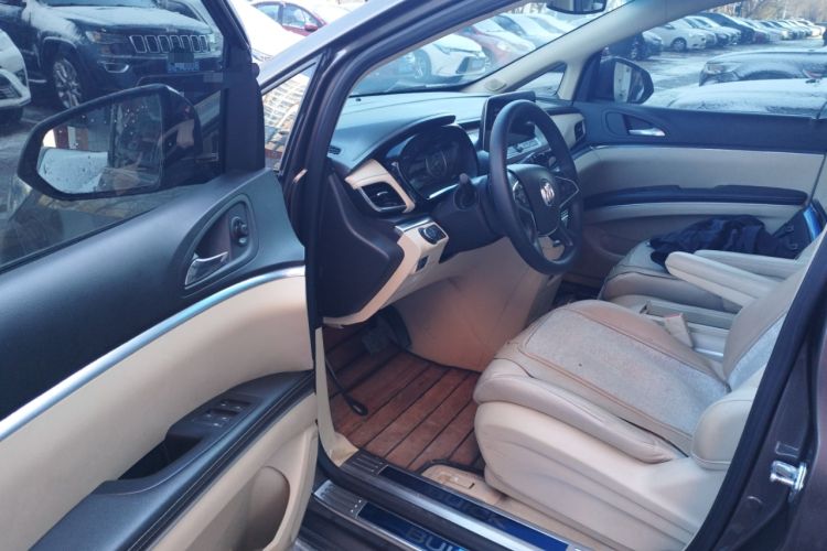 Used Buick GL8 2023 Facelifted Land Cruiser Executive Luxury Version Driver Seat