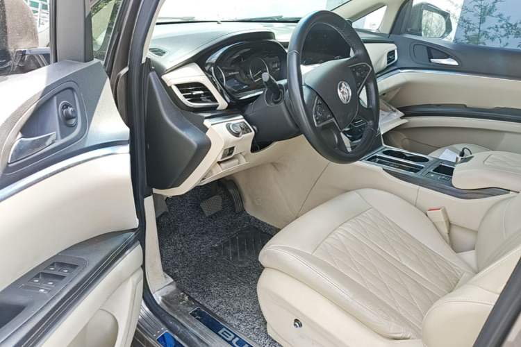 Used Buick GL8 2023 Land Executive Class 652T Luxury Model Driver Seat