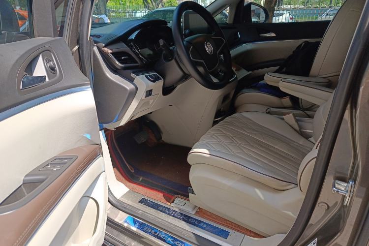 Used Buick GL8 2023 Land Executive Class Comfort Model Driver Seat