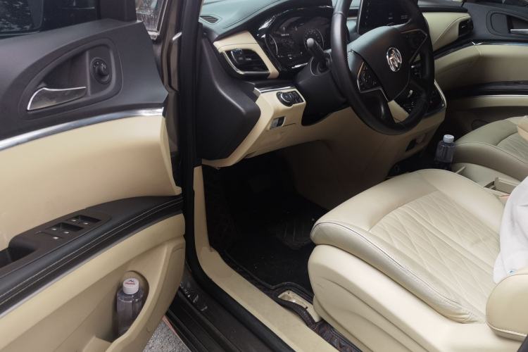 Used Buick GL8 2023 Facelifted Land Cruiser Executive Luxury Version Driver Seat