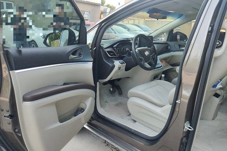 Used Buick GL8 2023 Land Executive Class Comfort Model Driver Seat