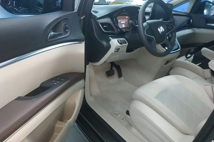 Used Buick GL8 2023 Land Executive Class Comfort Model Driver Seat