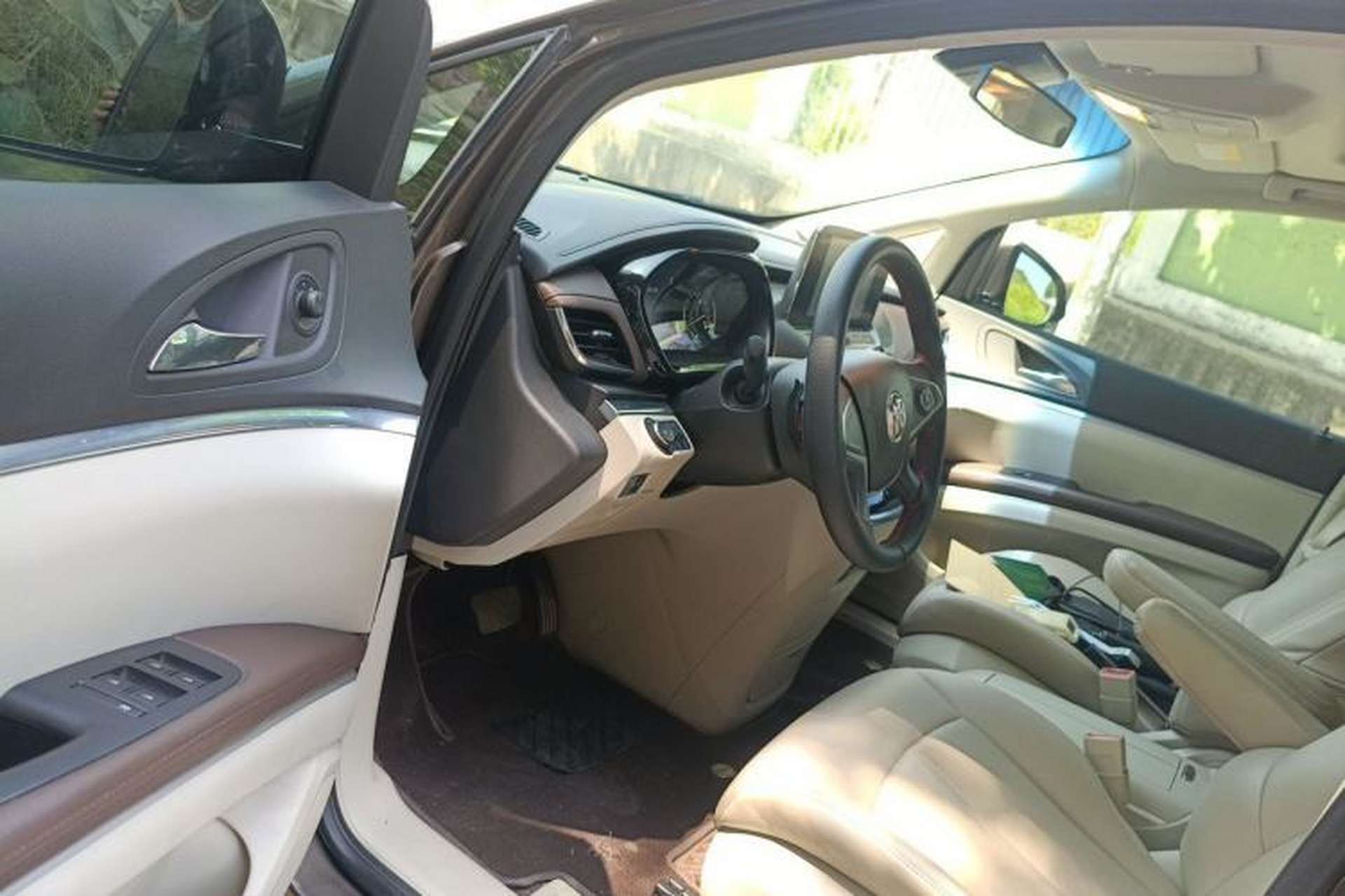 Used Buick GL8 2023 Land Executive Class Comfort Model Driver Seat