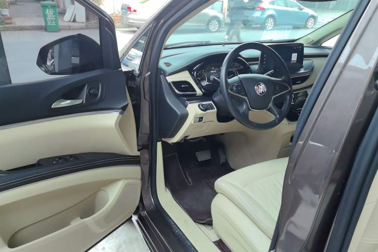 Used Buick GL8 2023 Facelifted Land Cruiser Executive Luxury Version Driver Seat