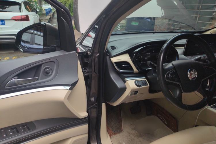 Used Buick GL8 2023 Facelifted Land Cruiser Executive Luxury Version Driver Seat