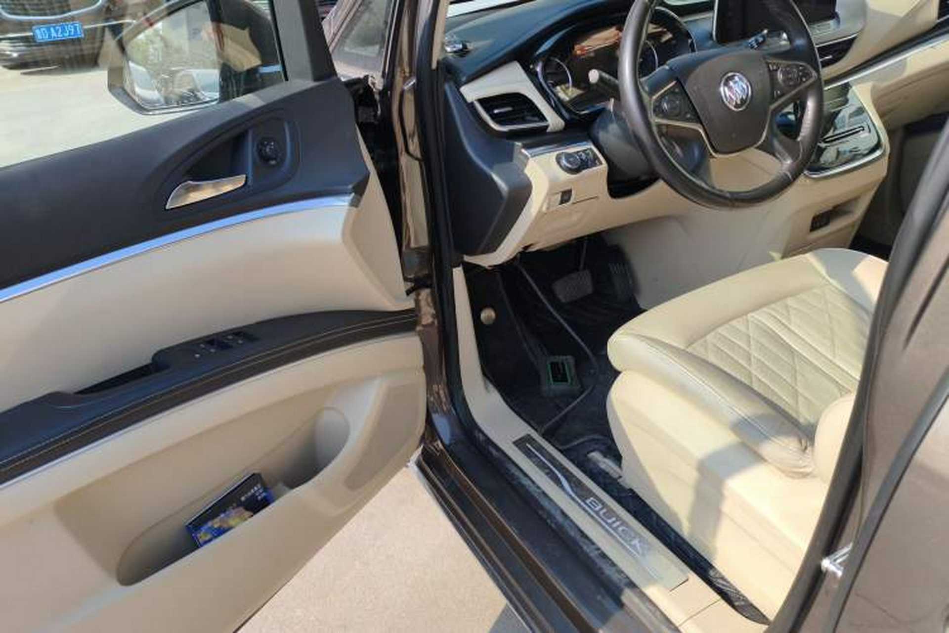 Used Buick GL8 2023 Land Executive Class Deluxe Model Driver Seat
