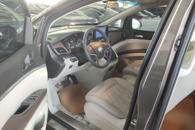 Used Buick GL8 2023 Land Executive Class Comfort Model Driver Seat