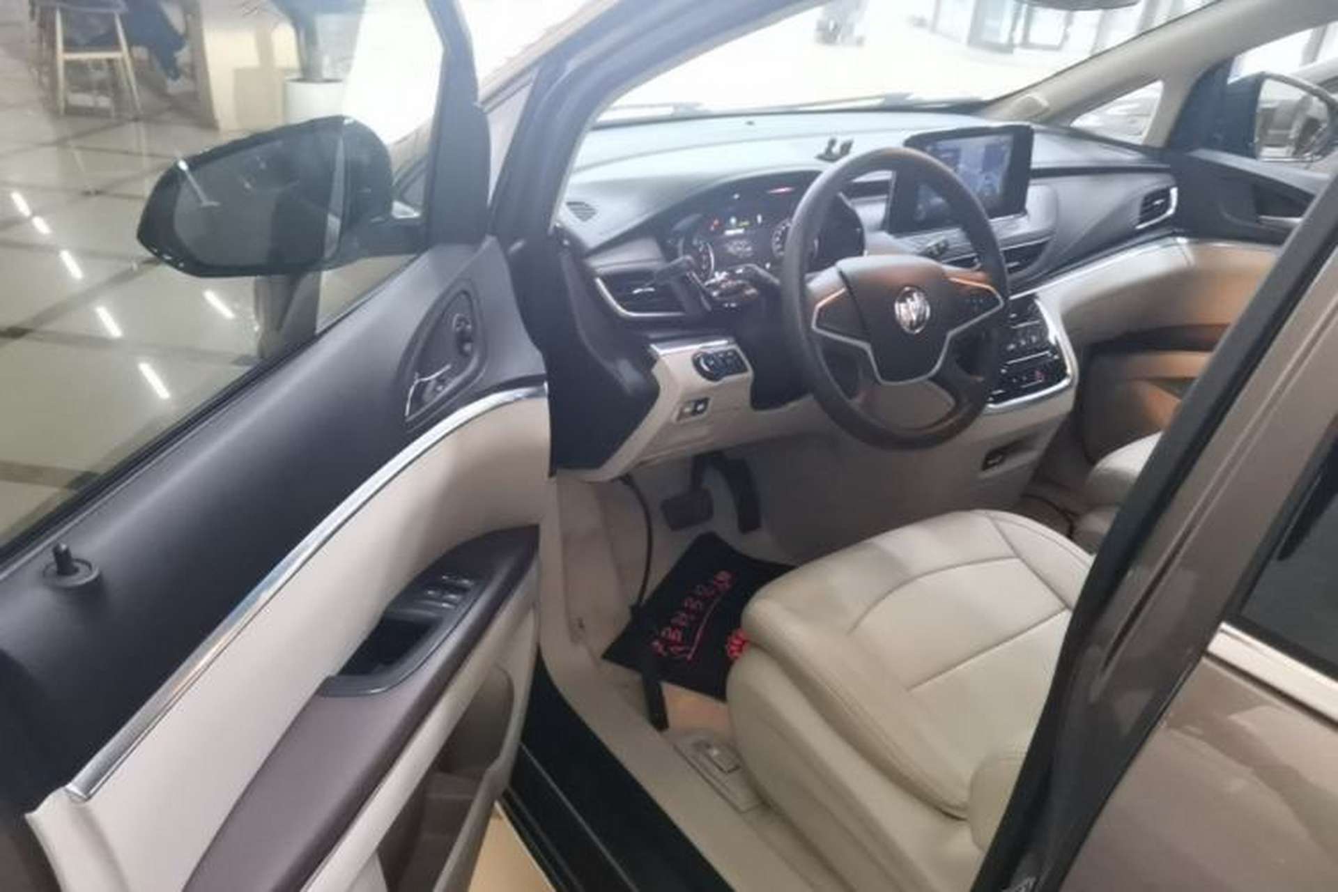 Used Buick GL8 2023 Land Executive Class Comfort Model Driver Seat