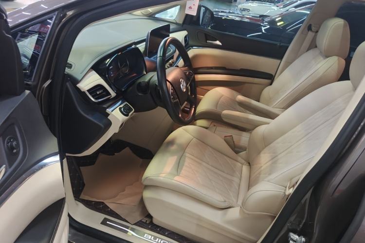 Used Buick GL8 2023 Land Executive Class Deluxe Model Driver Seat