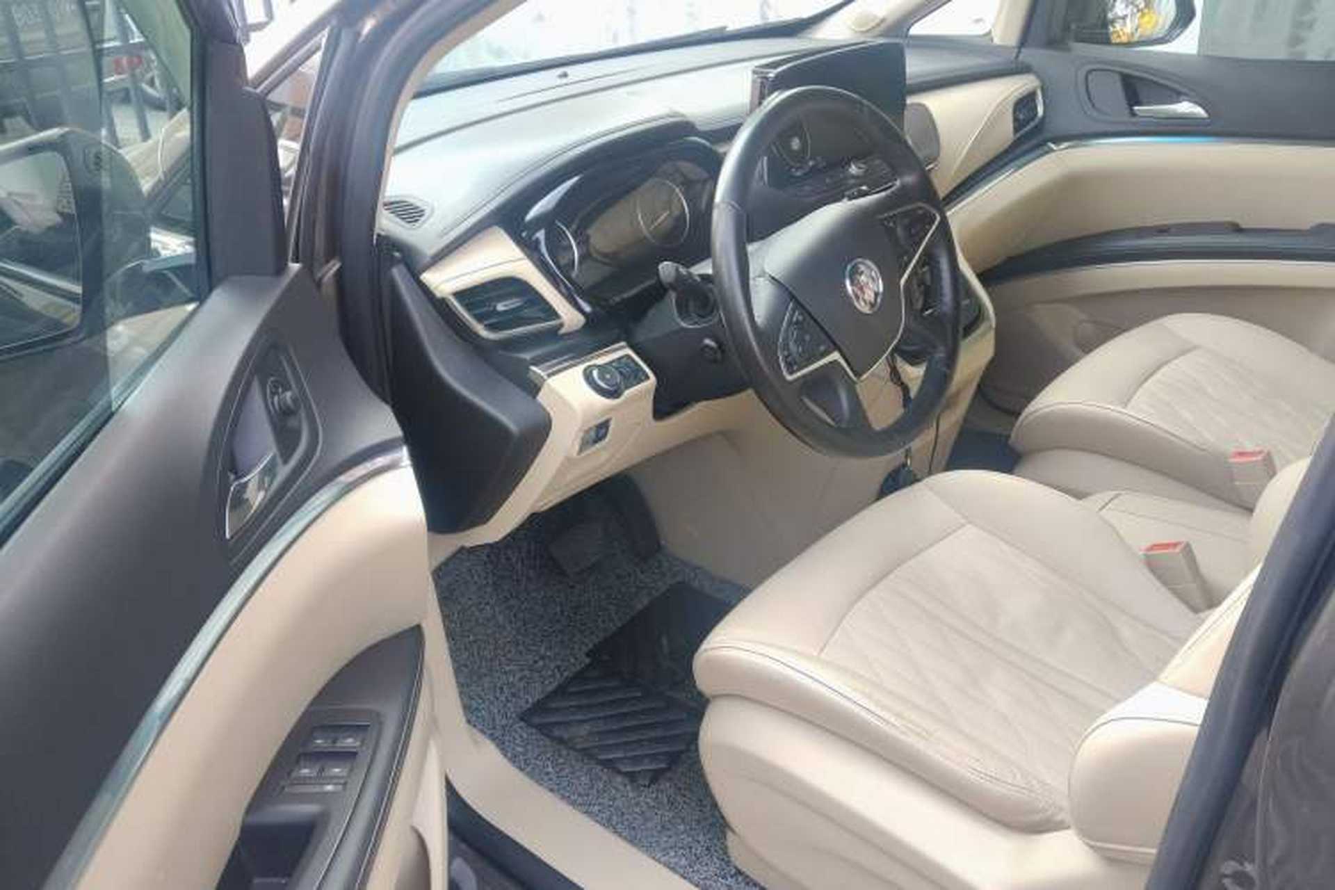 Used Buick GL8 2023 Facelifted Land Cruiser Executive Luxury Version Driver Seat
