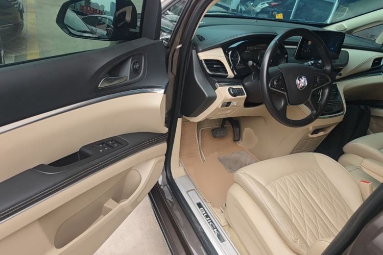 Used Buick GL8 2023 Facelifted Land Cruiser Executive Luxury Version Driver Seat