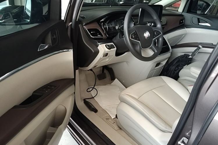 Used Buick GL8 2023 Land Executive Class Comfort Model Driver Seat