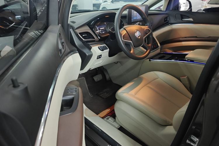 Used Buick GL8 2023 Land Executive Class Comfort Model Driver Seat