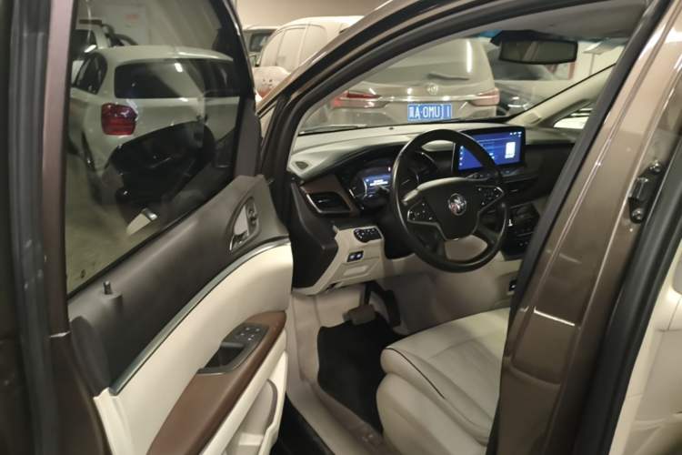 Used Buick GL8 2023 Land Executive Class 652T Luxury Model Driver Seat