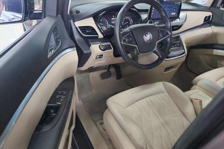 Used Buick GL8 2023 Facelifted Land Cruiser Executive Luxury Version Driver Seat