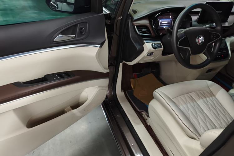 Used Buick GL8 2023 Land Executive Class Comfort Model Driver Seat