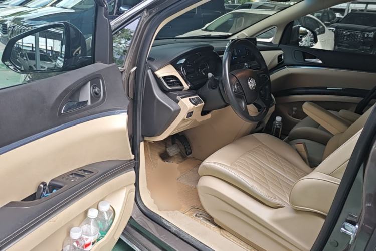 Used Buick GL8 2023 Land Executive Class 652T Luxury Model Driver Seat