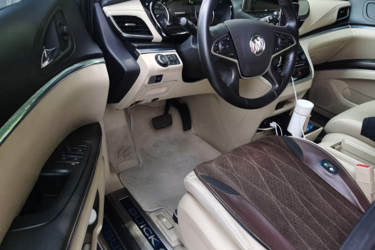 Used Buick GL8 2023 Land Executive Class 652T Luxury Model Driver Seat