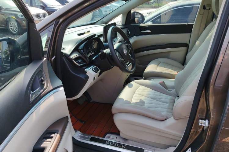 Used Buick GL8 2023 Land Executive Class Comfort Model Driver Seat