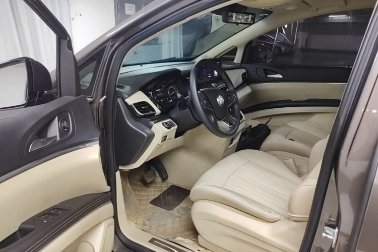Used Buick GL8 2023 Land Executive Class Deluxe Model Driver Seat