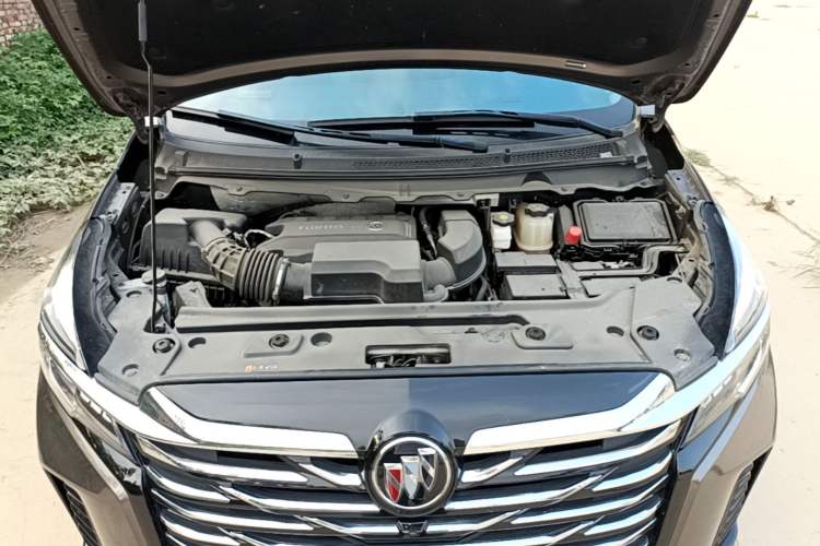 Used Buick GL8 2023 Land Business Class Smart Deluxe Model Engine Bay