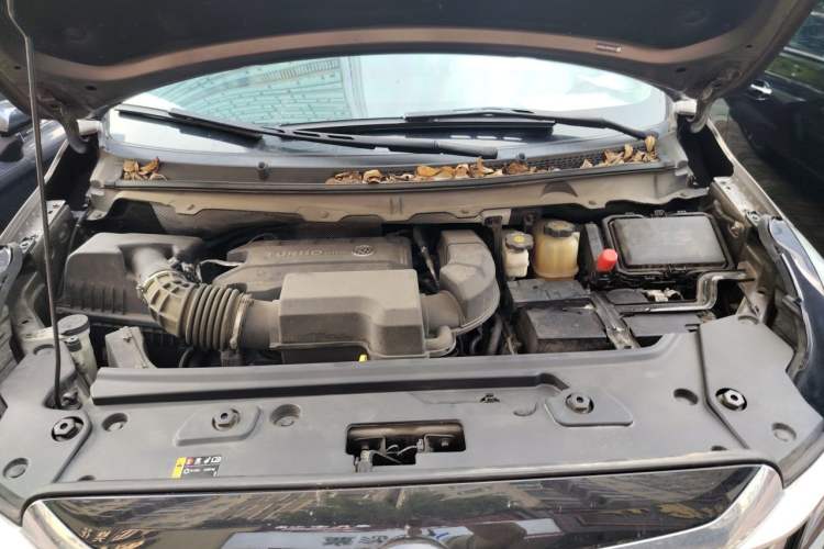 Used Buick GL8 2023 Land Executive Class Comfort Model Engine Bay