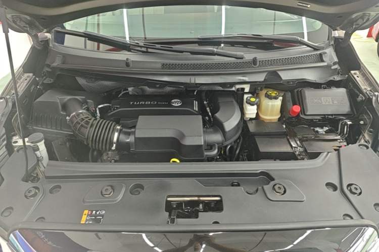 Used Buick GL8 2023 Land Executive Class Comfort Model Engine Bay