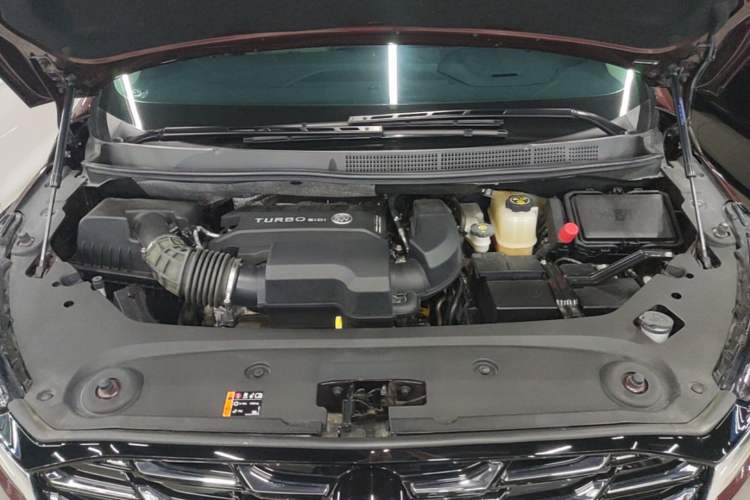 Used Buick GL8 2023 ES Lu Zun Deluxe Model Engine Bay