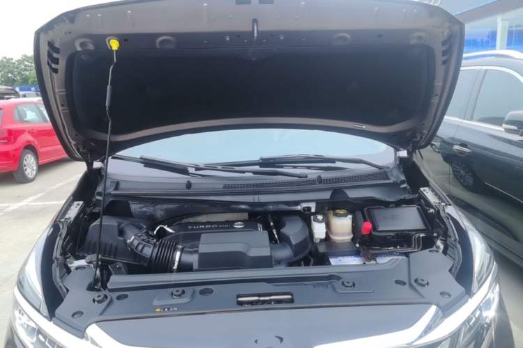 Used Buick GL8 2023 Facelifted Land Cruiser Executive Luxury Version Engine Bay