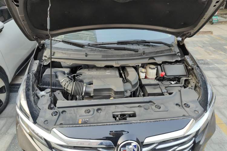 Used Buick GL8 2023 Facelifted Land Cruiser Executive Luxury Version Engine Bay