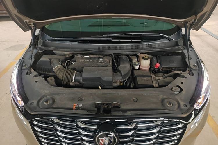 Used Buick GL8 2023 ES Lu Zun Deluxe Model Engine Bay